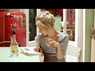 pretty girl monroe - charming blonde (erotic version) (prizrak movie)